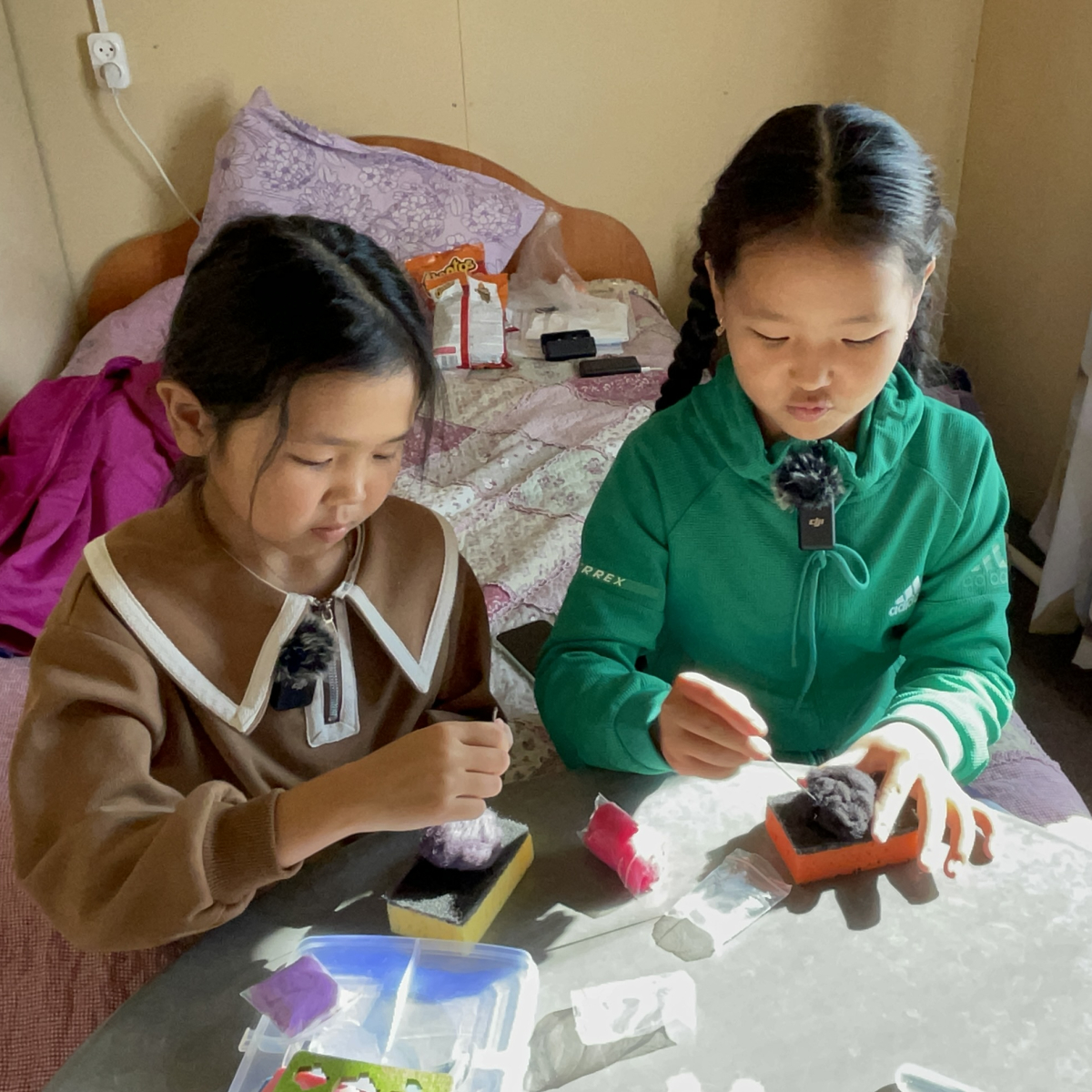 Валяние шерсти, запись процедурного текста с Аюной и Айнарой (с. Тоора-Хем, Тоджинский район, 19 сентября 2024 г.)